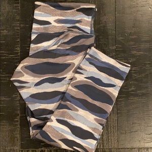 Lululemon camo crop pants